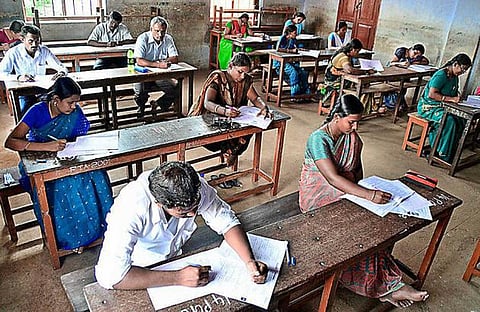 ஆசிரியர் தேர்வு வாரியம் மூலம்﻿ 1,062 முதுகலை பட்டதாரி ஆசிரியர்களை விரைவில் தேர்வு செய்ய முடிவு﻿