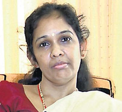 தமிழக ரோலர் படகுகளால் இலங்கை மீனவர் வாழ்வாதாரம் பாதிப்பு﻿: இலங்கை அமைச்சர் குற்றச்சாட்டு﻿