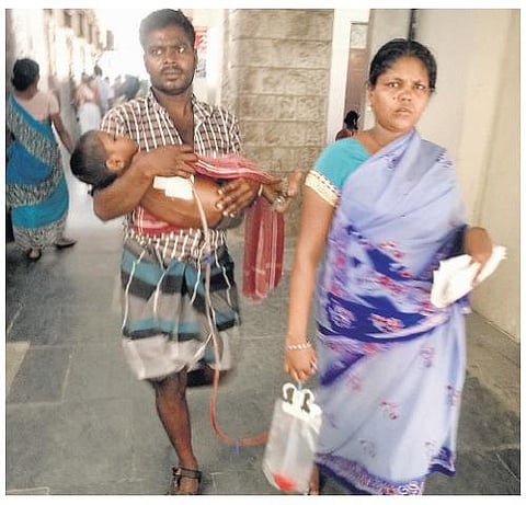 அரசு ராஜாஜி மருத்துவமனையில் ஊழியர் பற்றாக்குறை﻿: குழந்தைகளுக்கு ஸ்கேன் எடுக்க அலைக்கழிக்கப்படும் பெற்றோர்