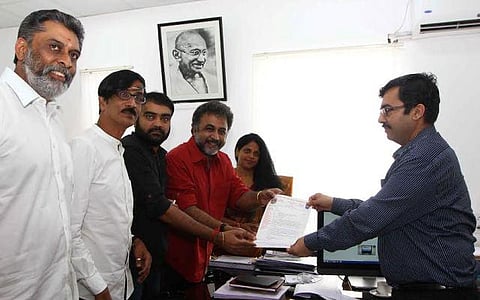 தேர்தல் காலங்களில் நாடகம் நடத்த சிறப்பு அனுமதி: தலைமை தேர்தல் அதிகாரியிடம் நடிகர் சங்கம் மனு