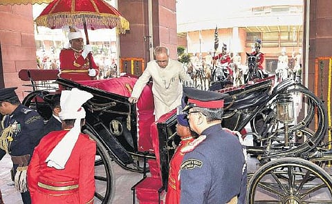 நாடாளுமன்றம் முடங்கக் கூடாது: இரு அவைகளின் கூட்டுக் கூட்டத்தில் குடியரசுத் தலைவர் அறிவுரை﻿﻿