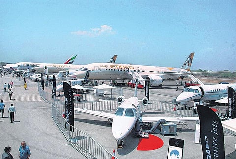 ஹைதராபாதில் சர்வதேச விமான கண்காட்சி: குடியரசு தலைவர் பிரணாப் தொடக்கி வைத்தார்﻿