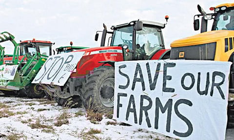 எதையெல்லாம் புரட்டிப்போட்டன டிராக்டர்கள்?﻿