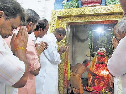 சூடுபிடிக்கும் புதுச்சேரி தேர்தல் களம்﻿: கூட்டணி அறிவிப்புக்கு முன் ரங்கசாமியின் சாமி தரிசனம்﻿