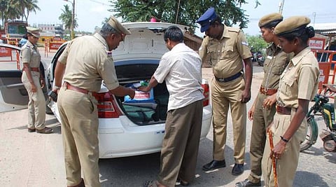 சோதனையில் ரூ.57 லட்சம் காசோலை பறிமுதல்﻿