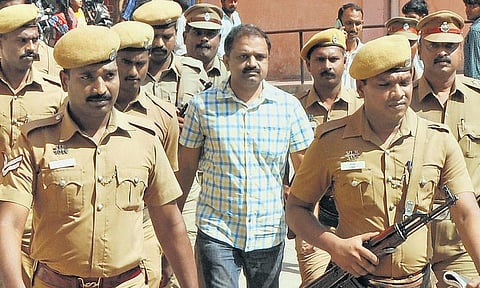 வேலூர் மருத்துவமனையில் பேரறிவாளனுக்கு சிகிச்சை: மீண்டும் சிறையில் அடைப்பு﻿