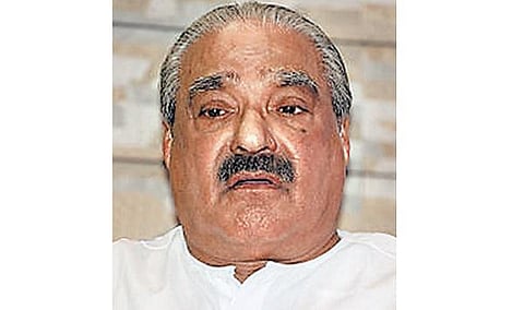 கேரளாவில் பார் உரிமம் வழங்க லஞ்சம்﻿: கே.எம்.மாணி மீதான விசாரணைக்கு தடை விதிக்க உயர் நீதிமன்றம் மறுப்பு﻿