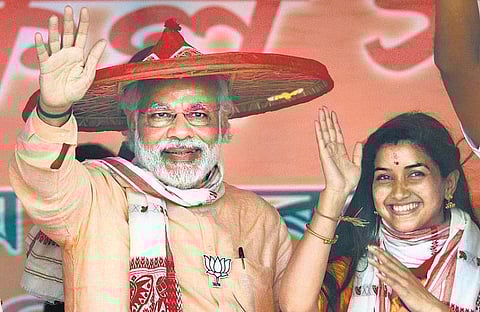 அசாமில் ‘ரிமோட் கன்ட்ரோல்’ அரசு தேவையா?﻿ -  பிரதமர் நரேந்திர மோடி கேள்வி﻿