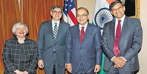 பணவீக்கம் குறைந்து, பருவமழை நன்கு பெய்தால் வட்டி விகித குறைப்பு நடவடிக்கை தொடரும்: ஆர்பிஐ கவர்னர் ரகுராம் ராஜன் தகவல்﻿