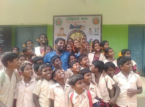 அன்பாசிரியர் 17 - ஆனந்த்: உளவியல் ஊக்கம் தரும் ஆசான்!