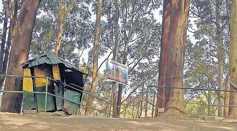 பொலிவு இழந்து காணப்படும் ஊசிமலை காட்சிமுனை﻿﻿: கூடலூரை கவனிக்குமா சுற்றுலாத் துறை?﻿