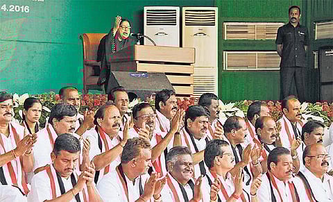 உள்ளாட்சியில் மகளிருக்கு 50 சதவீத இடஒதுக்கீடு: கருணாநிதி கேள்விக்கு ஜெயலலிதா பதில்