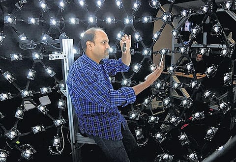 கணினி தேவையில்லை... படைப்பாற்றல் போதும்!﻿-  கிராபிக்ஸ் கலைஞர் ஸ்ரீனிவாஸ் மோகன் சிறப்பு பேட்டி