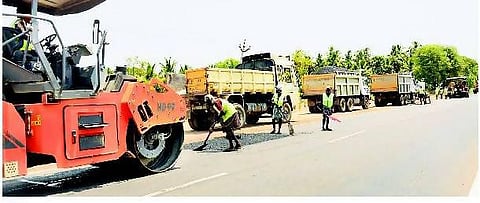 ஜெயலலிதாவுக்காக தயாராகும் மதுரை சாலைகள்﻿: அதிமுகவுக்கு சென்டிமென்டான இடத்தில் பொதுக்கூட்டம்