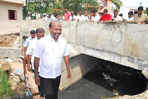 தேர்தல் செலவுக்கு வைத்துக்கொள்ளுமாறு கூறி சைதை தொகுதியில் வேட்பாளருக்கு பணம் கொடுக்கும் வாக்காளர்கள்﻿: இதுவரை ரூ.25 ஆயிரம் வசூலானதாக மா.சுப்பிரமணியன் நெகிழ்ச்சி﻿