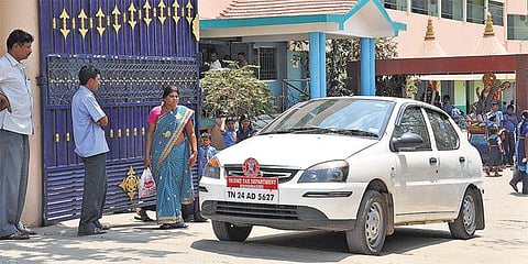 ஊத்தங்கரை தனியார் பள்ளியில் ரூ.3.40 கோடி, 245 தங்க நாணயம் சிக்கியது: வருமான வரி அதிகாரிகள் விசாரணை