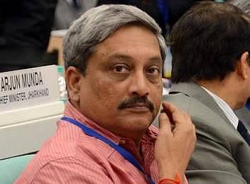 அகஸ்டாவெஸ்ட்லேண்ட் நிறுவனத்தை﻿ கறுப்பு பட்டியலில் காங். சேர்த்ததா?﻿ - பாதுகாப்பு அமைச்சர் பாரிக்கர் சவால்﻿