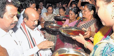 பொன்னையனுக்கு ஆதரவாக தீவிர பிரச்சாரம்﻿: சைதை உட்பட 4 தொகுதிகளில் ‘வாய்ஸ் கால்’﻿ - அதிமுக தகவல் தொழில்நுட்ப பிரிவு ஏற்பாடு