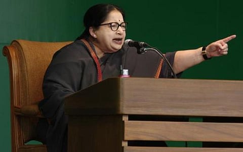 மதுவிலக்கு கொள்கையில் திமுகவுக்கு எந்த அக்கறையும் இல்லை: ஜெயலலிதா குற்றச்சாட்டு