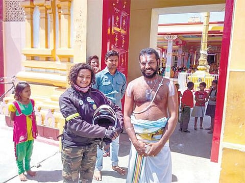 ஈஷா குப்தா@இந்திய சாலைகள்: புத்தொளி வீசும் புத்த தேசம்!﻿