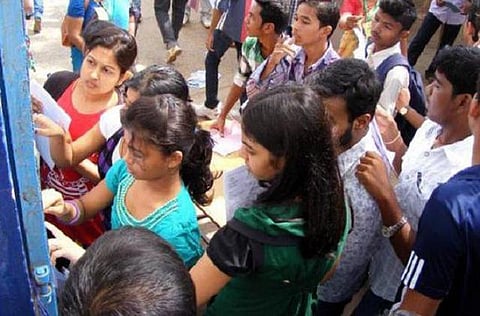 மருத்துவ பொது நுழைவுத் தேர்வுக்கு எதிராக உச்ச நீதிமன்றத்தில் பல மாநில அரசுகள் மனு