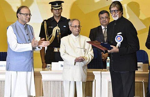 குடியரசுத் தலைவரின் புகழாரத்தில் நெகிழ்ந்த அமிதாப்