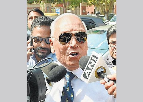 அகஸ்டா வெஸ்ட்லேண்ட் ஹெலிகாப்டர் ஒப்பந்த பேர ஊழல்﻿: எஸ்.பி.தியாகியிடம் 2-வது நாளாக விசாரணை