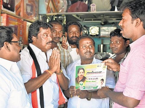 மாளிகைகள், குடிசைகள் நிறைந்த தொகுதி﻿: விருகம்பாக்கத்தில் தீவிர பிரச்சாரத்தில் ஈடுபட்டுள்ள வேட்பாளர்கள்﻿