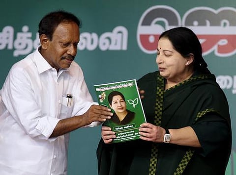 அதிமுக தேர்தல் அறிக்கை: தோல்வி பயத்தால் இலவசங்கள் அறிவிப்பு- கட்சித் தலைவர்கள் கருத்து