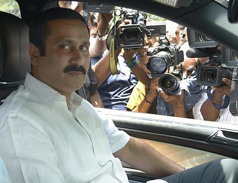 திமுகவும், அதிமுகவும் பொதுக்கூட்டத்திற்கு பணம் கொடுத்து ஆட்களை அழைத்து வருகின்றனர்: அன்புமணி