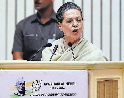 பாஜகவால் மதச்சார்பின்மைக்கு ஆபத்து: சோனியா காந்தி குற்றச்சாட்டு