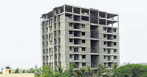 மவுலிவாக்கம் கட்டிட விபத்து﻿: 11 மாடி கட்டிடத்தை இடிக்க நீதிமன்றம் உத்தரவு﻿