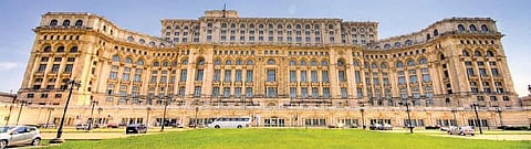 உலகின் கனமான கட்டிடம்﻿