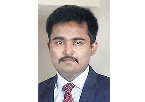 அரசு பேருந்து ஓட்டுநர் மகன் சிவில் சர்வீஸ் தேர்வில் வெற்றி﻿