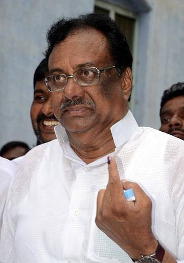 அனைத்து தொகுதிகளிலும் அதிமுக பணம் விநியோகம்: இளங்கோவன் குற்றச்சாட்டு