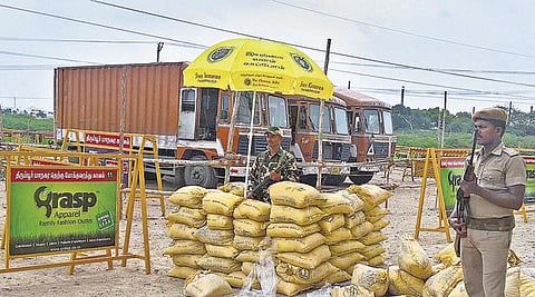 திருப்பூரில் நள்ளிரவில் பறிமுதல் செய்யப்பட்ட ரூ.570 கோடியை திரும்ப ஒப்படைப்பதில் தாமதம் ஏன்?﻿