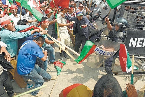 அரசமைப்பு சட்டத்தை திருத்தக் கோரி நேபாளத்தில் மாதேஸிகள் மீண்டும் போராட்டம்