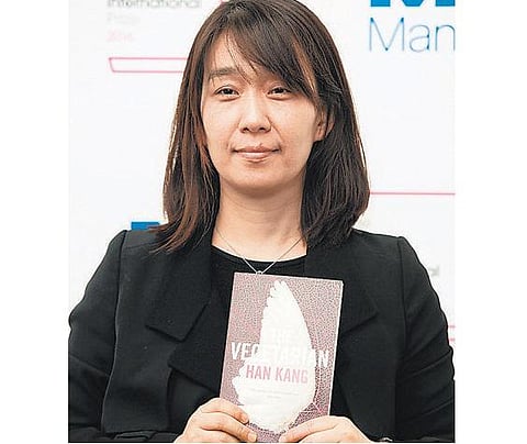 தென்கொரிய எழுத்தாளருக்கு மேன் புக்கர் பரிசு