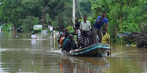இலங்கையில் பயங்கர வெள்ளத்தால் துயரம்: கொழும்புவில் இருந்து 2 லட்சம் பேர் வெளியேற்றம்