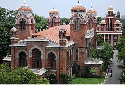 இலவச கல்வி திட்டம்; கல்லூரிகளில் சேர ஏழை மாணவர்கள் விண்ணப்பிக்கலாம்: சென்னை பல்கலைக்கழகம்