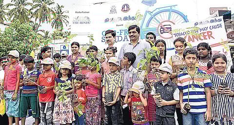 ‘தி இந்து’- வின் ‘கார் ஃப்ரீ சண்டேஸ்’ நிகழ்ச்சியில்﻿ ‘மவுன மொழியால் உண்மையை உணர்த்திய மைம் நாடகம்’﻿- புகையிலை, போக்குவரத்துக்கும் விழிப்புணர்வு﻿