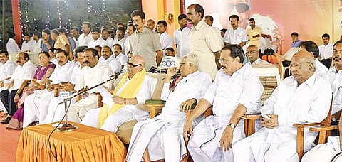 கண்டெய்னரில் கைப்பற்றப்பட்ட ரூ.570 கோடி விவகாரம்: போராட்டம் நடத்தப் போவதாக கருணாநிதி அறிவிப்பு