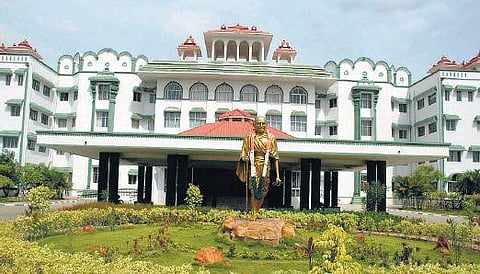 ஆடல், பாடல் நிகழ்ச்சிக்கு﻿ போதையில் வருவோரை அனுமதிக்கக் கூடாது﻿: உயர் நீதிமன்றம் புதிய நிபந்தனை﻿