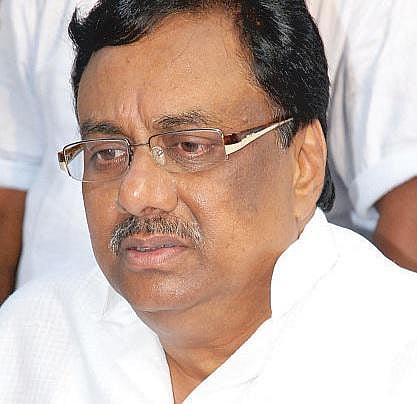 ஆளுநர் தொடர்ந்த அவதூறு வழக்கு: ஆக. 4-ல் நேரில் ஆஜராக இளங்கோவனுக்கு சம்மன்﻿