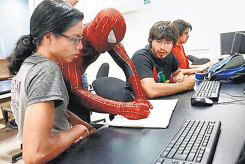 உலக மசாலா: பேராசிரியர் ஸ்பைடர்மேன்