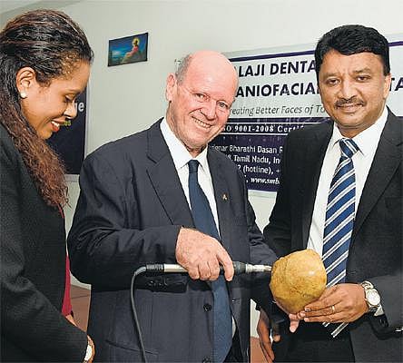 பாலாஜி பல் மற்றும் முகச்சீரமைப்பு மருத்துவமனையில்﻿ கபாலம் - முகச்சீரமைப்புக்கான அதிநவீன அறுவை சிகிச்சை கருவி﻿: செஷல்ஸ் நாட்டு அமைச்சர் தொடங்கி வைத்தார்﻿