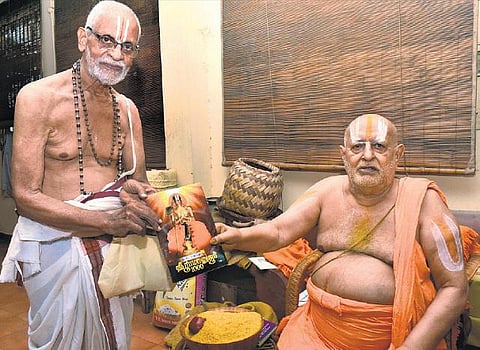 தி இந்து தமிழ் நாளிதழின் ‘ஸ்ரீராமானுஜர் 1000’ சிறப்பு மலர் வெளியீடு﻿: ஸ்ரீமத் ஆண்டவன் சுவாமிகள் வெளியிட்டு வாழ்த்தினார்﻿