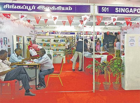 புத்தகக் காட்சி வலம்: சிங்கப்பூர் தமிழ் இலக்கியம் அறிவோம்!﻿