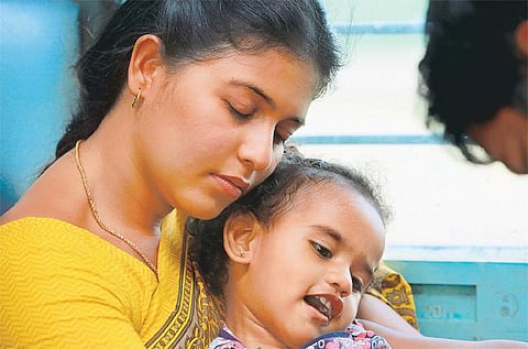 பார்வை: பரிதாபமான இறைவிகளா நாம்?﻿