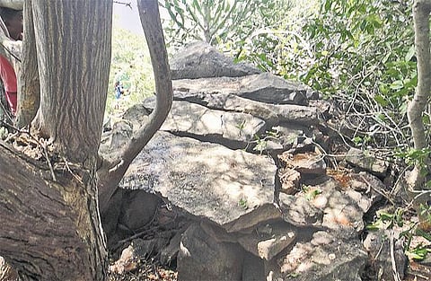 சேலத்தில் 2,500 ஆண்டுகளுக்கு முந்தைய﻿﻿ கல்திட்டை, கற்குவை கண்டுபிடிப்பு﻿